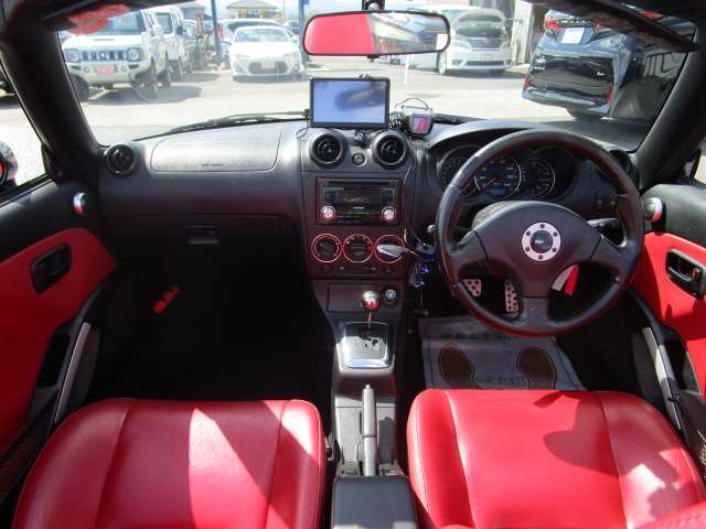 運転もしやすく、視界も広いので、どなたでもお乗りいただける1台です。