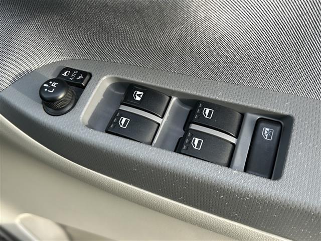 【窓操作部】軽い力で、窓を開けたり閉めたりすることができます！掲載箇所以外にご希望の写真がございましたら、お気軽にお問い合わせ下さい！メールや郵送でお送りさせていただきます。