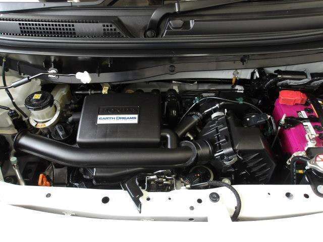 エンジンルーム内も高品質カー洗浄技術「まるまるクリン」実施済みです！