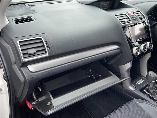 店舗にて現車の確認もいただけますので、お電話で在庫のご確認の上、是非ガリバー黒部店までご来店くださいませ！！！