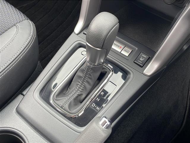 店舗にて現車の確認もいただけますので、お電話で在庫のご確認の上、是非ガリバー黒部店までご来店くださいませ！！！
