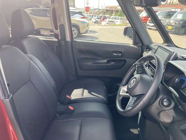運転席まわりになります。実際に乗って頂き乗り心地をご体験してみてください。