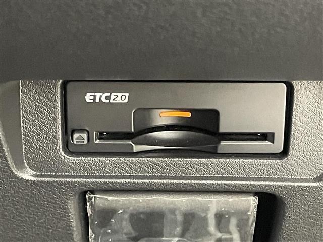 ◆【ETC】有料道路を利用する際に料金所で停止することなく通過できる、ETC車載器（ノンストップ自動料金収受システム機器）が装備されています。セットアップを行うことで利用可能になります。