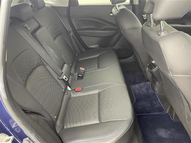 ◆【フロアマット】ニオイが気になる方は消臭効果のある内装クリーニングオプションがおすすめです！またオプションパーツのご用意もありますので、自分だけのオリジナルの車内空間をお創りいただけます！