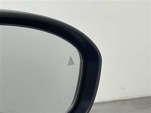 【BSW（後側方車両検知警報）/インテリジェント BSI（後側方衝突防止支援システム）】隣車線のクルマを検知して、お知らせします！※車種によって機能が異なります。※機能には限界があります。