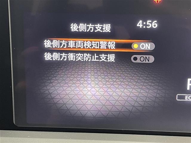 【BSW（後側方車両検知警報）/インテリジェント BSI（後側方衝突防止支援システム）】隣車線のクルマを検知して、お知らせします！※車種によって機能が異なります。※機能には限界があります。