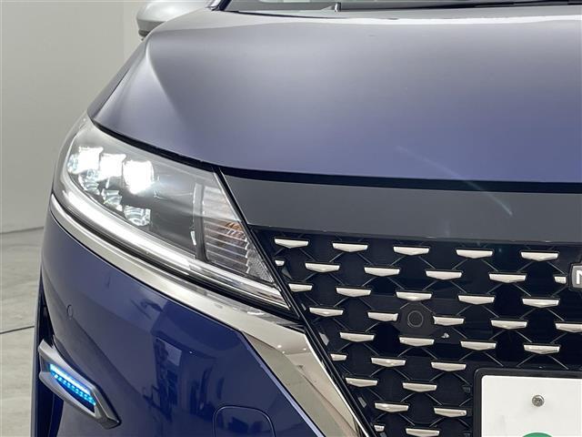 【ライト・ランプ】ワレもなく綺麗な状態なので、悪天候や夜間の走行も視界良好で安心してお乗りいただけます。ヘッドライト・ホイール・フロントガラスなど色々な部分コーティングをご用意しております！