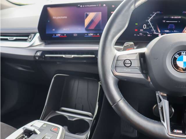 車両販売以外にも整備や車検、鈑金、ドラレコやAftermarketナビ取り付け、ガラスコーティング施工なども専門店ならではの安心価格にて対応可能です。