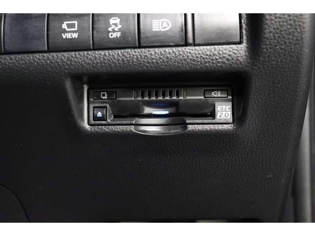 ETC機能に加え、渋滞回避支援や安全運転支援のサービスが受けられるETC2.0を装備！
