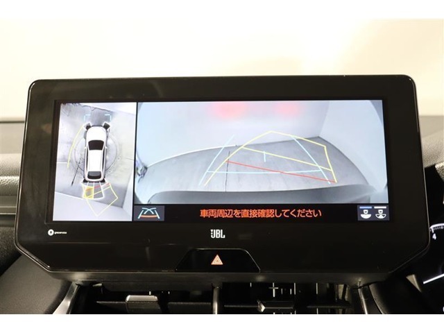 車両を上から見たような映像表示するパノラミックビューモニター付き！