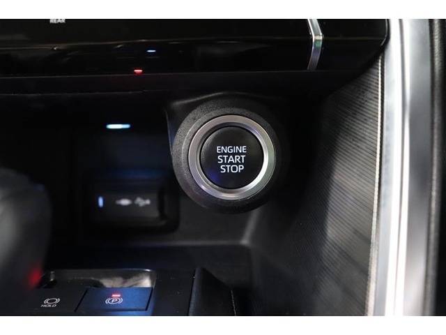 プッシュ式スタートはカギをカバンやポケットの中に入れたままエンジン始動が出来ます！