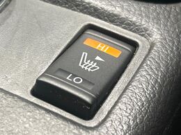 【シートヒーター】寒い日に重宝するシートヒーター！エアコンより早く温まってくれるので寒がりの人も安心ですね♪エアコンの温風は乾燥するから苦手、という方にもをおすすめです。