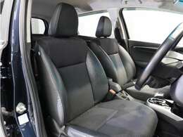 ゆったり座れるシート”ゆとりのサイズと十分な厚みで豊かな座り心地を生み、ロングドライブでも疲れにくいシートです。