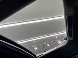 開放感あふれるドライブをお楽しみいただけるサンルーフを装備。天気の良い日にサンルーフを開けると気分が高まりますね☆