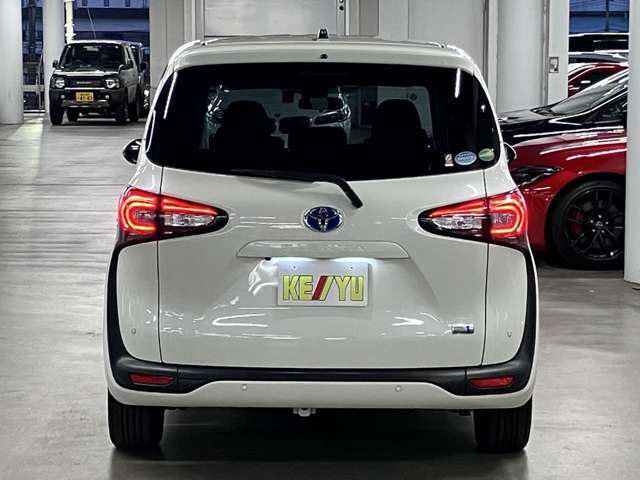 業者によるルームクリーニング実施☆室内の細かい所からエンジンルームまでキレイになった状態でお渡し致します♪