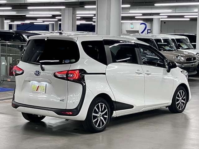 遠方（九州、沖縄除く）のお客様でも陸運局に持ちこまずに名義変更可能ですので店頭納車の場合は余計な諸費用も頂いておりません。遠方陸送納車も格安にてご納車可能です☆自走の場合は交通費相当でお届けも可能です