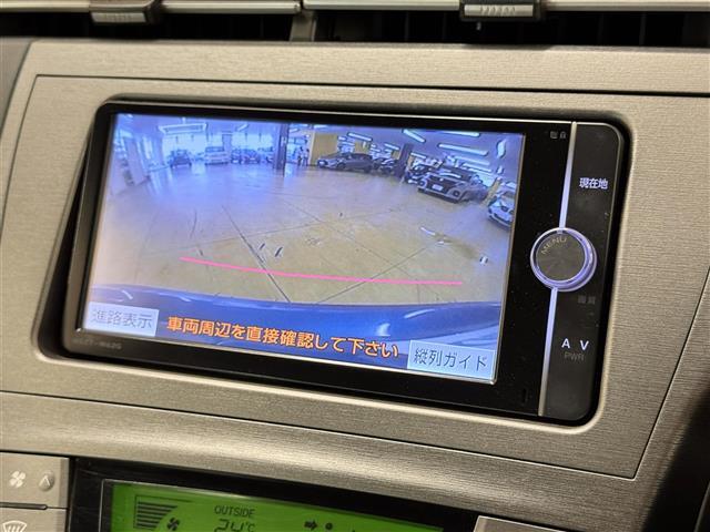 【バックモニター】後ろのカメラの映像がモニターに映し出されるので、後方の見えない死角や、障害物との距離感などもしっかり安全確認することができます！