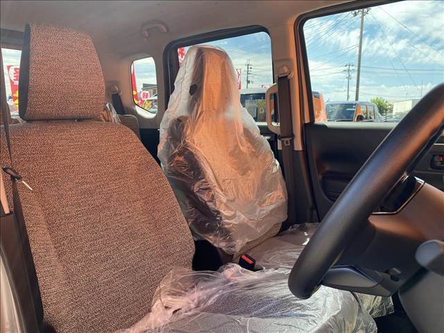 もちろん車内はきれいです☆中古車と違って使用感が全くないのは魅力の一つだと思います。