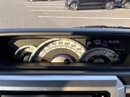 【スピードメーター】メーターがシンプルで見やすく運転しやすいですね！