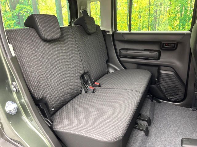 高品質なオリジナルフロアマットもオプションにてご用意しております。お好きなデザインやカラーをお車に合わせて選んでいただくことができます♪