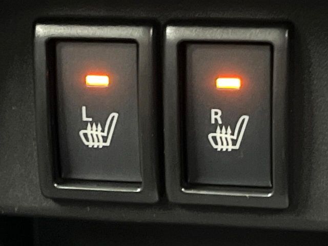 【シートヒーター】寒い日に重宝するシートヒーター！エアコンより早く温まってくれるので寒がりの人も安心ですね♪エアコンの温風は乾燥するから苦手、という方にもをおすすめです。