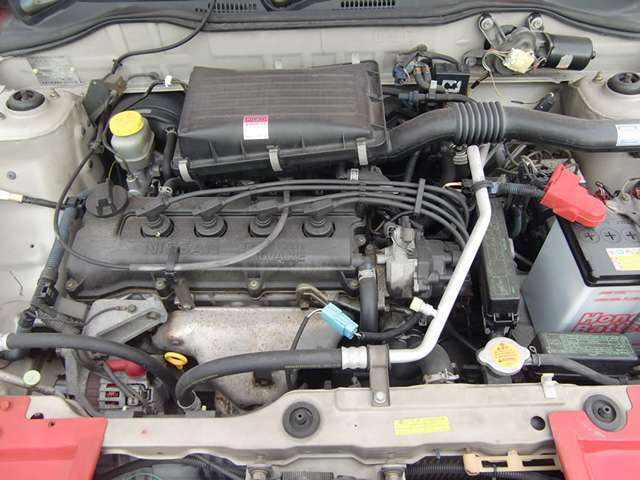 ディーラ整備/車検が行われていた車両です-エンジンオイル管理も良く機関は手入の跡が多く見られます。バッテリーはホンダ純正品を装着