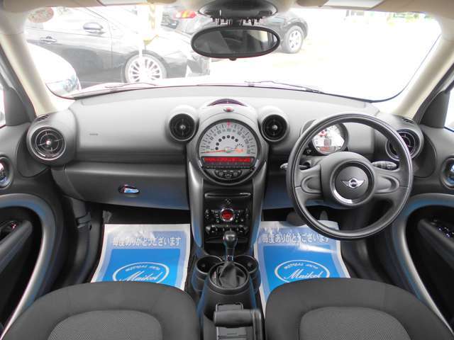 【室内が本当～にキレイなんです！！】　当社では”質”にこだわっております！内装見て下さい！他店にも負けません！新車にも負けません！！という位品質には自信を持っております！是非現車をご確認下さい！！