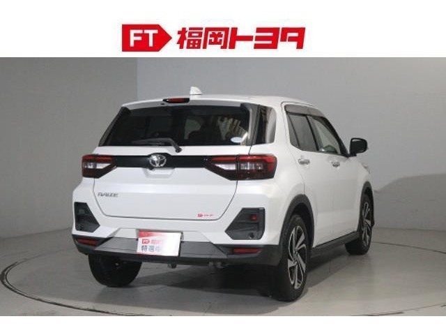 トヨタ認定中古車、評価4相当。キズ、へこみが少なく全体的に良好です。