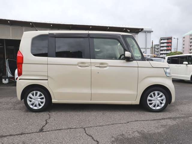 禁煙車！ナビフルセグTV後カメラBT　ドラレコ前後　ETC　Pスタート　左電スラ　ステアリングリモコン　LEDライト　外装に目立つ傷もなく程度良好なお車です！程度を重視したいお客様もナットク！
