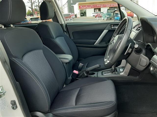 ■　運転席　■　雨の日の視界もクリアーに！ウィンドウ撥水ガラス系コーティング！！　雨の日の運転が苦手なお客様におすすめのオプションです。