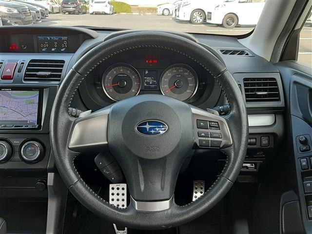 ■　ハンドル　■　エンジンスターター、ドライブレコーダー、ETC、GPSオービスレーダー、スタッドレスタイヤ＆アルミホイールなどの販売取付けも行っております。