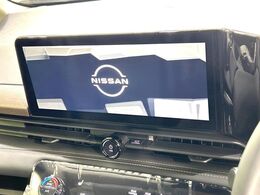 【メーカー純正12.3型ナビ】インテリアに溶け込むスタイリッシュな「専用設計」メーカーナビを装備♪視認性や操作性など基本性能にも優れ、より上質なカーライフをお楽しみいただけます。