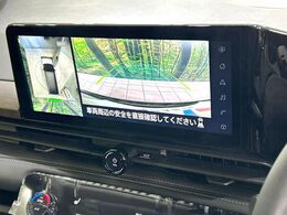 【アラウンドビューモニター】専用のカメラにより、上から見下ろしたような視点で360度クルマの周囲を確認することができます☆死角部分も確認しやすく、狭い場所での切り返しや駐車もスムーズに行えます。