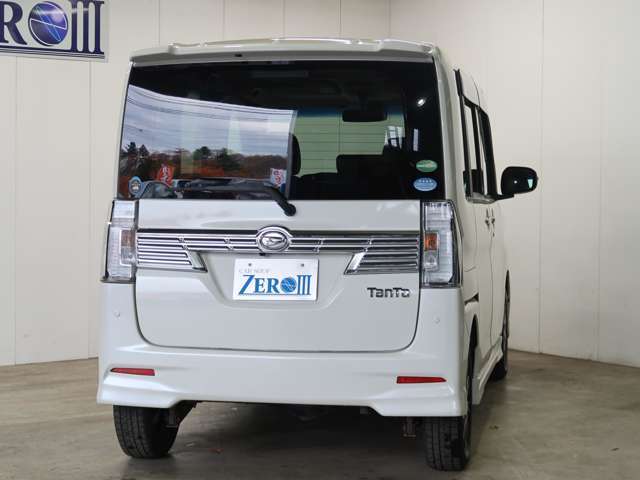 【キレイな在庫車】在庫車は気持ちよくご覧いただけるよう、入庫時に入念にチェック・美装をして展示しております。画像はもちろんの事、ぜひご来店頂き他社とは違うキレイな展示車をご覧ください☆