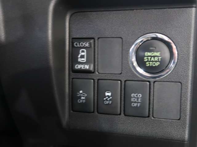 ご成約のおクルマは、内外装を再美装してのご納車☆～美装経験豊富なスタッフによる内装美装と、ポリマーコーティング施工で艶のあるキレイなボディに仕上げます♪