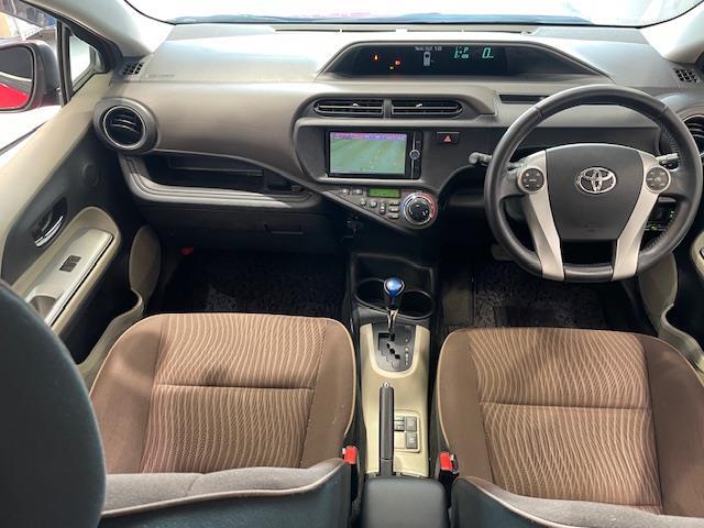 純正ナビ/Bluetooth/CD/DVD/フルセグTV/AM/FM/ETC/バックカメラ/シートヒーター/ECOモード/EVモード/革巻きステアリング/ステアリングスイッチ/オートライト