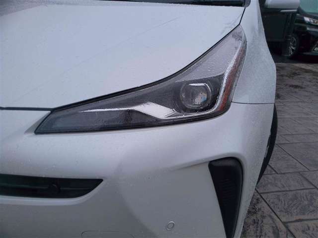 LEDヘッドライトです。デザイン性がよくとても明るいので、夜間の走行や悪天候でも安心です。しかも長寿命！