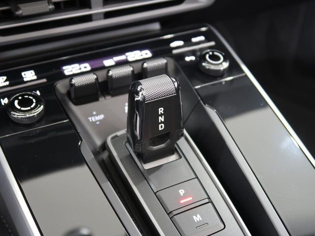 オートステージ幕張のストックは、ユーザー様からの厳選買取車両がメインとなります！無駄な中間コストを省き、お買い得プライスでご提供いたします。