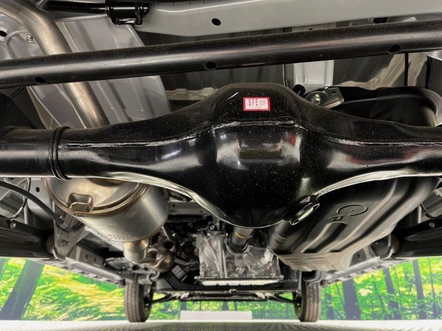 お車を安心してお乗りいただく為には、足回りの定期点検が欠かせません。サービスサポート（有償保証）では無料点検もご提供しており、安心のカーライフをお過ごしいただけるサポート体制が整っています。