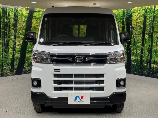 弊社では、全車『修復歴なし』のお車のみ取り扱っております。専任バイヤーによる厳選した仕入れの後、入庫後の車両チェックを行い、ネクステージが認定した高品質な中古車をご提供しております。