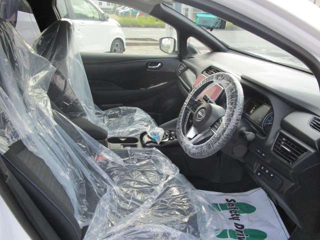 車室内・クレベリンカートリッジ注入してあります！車室内に専用機器を使用して濃度を最適化したクレベリン成分（二酸化塩素）を発生させ、洗浄が困難なシートや車室内をすみずみまで除菌・消臭します！
