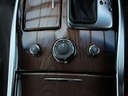 シートヒーター/ベンチレーターを装備しておりますので快適です♪