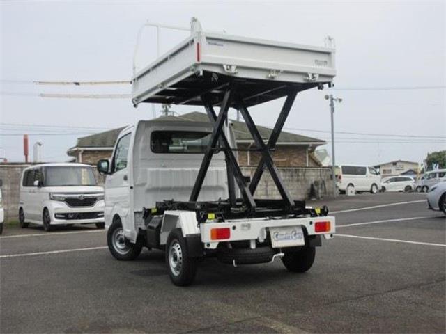 当店は中古車に限らず、各メーカー代理店として新車・未使用車も展示販売しております。ぜひ一度いらしてください♪スタッフ全員、お客様のお越しを心よりお待ちしております！