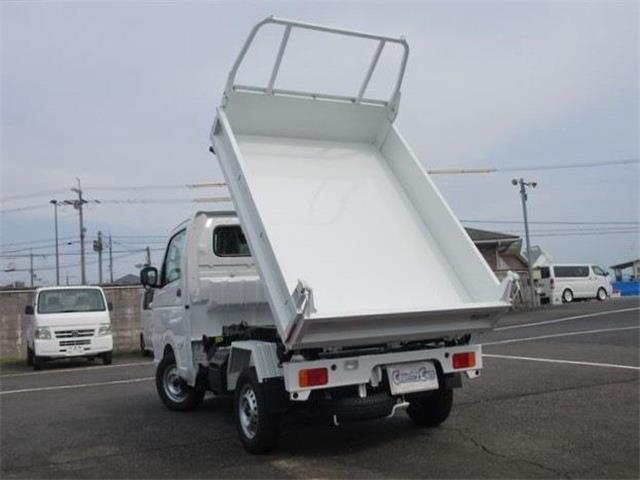 当店は中古車に限らず、各メーカー代理店として新車・未使用車も展示販売しております。ぜひ一度いらしてください♪スタッフ全員、お客様のお越しを心よりお待ちしております！