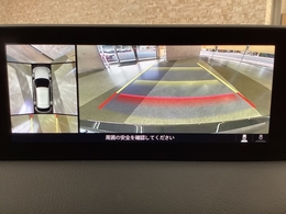 狭い場所での駐車やすれ違いなどでより的確な運転操作に役立つ360°ビューモニターが装備されています。