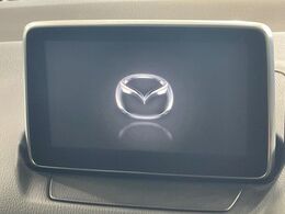 【メーカー純正ナビ】インテリアに溶け込むスタイリッシュな「専用設計」メーカーナビを装備♪視認性や操作性など基本性能にも優れ、より上質なカーライフをお楽しみいただけます。