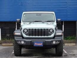 ジープのメーカー保証を引き続きお受け頂くことが出来ます。万が一、故障等が発生した場合でもお近くのジープディーラーにて修理等、対応が可能です。遠方にお住まいの方でも安心して購入、お乗り頂けます！