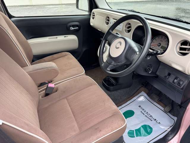 走行距離は多いですが保障にご加入いただくことができるお車です。