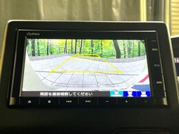 【バックカメラ】駐車時に後方がリアルタイム映像で確認できます。大型商業施設や立体駐車場での駐車時や、夜間のバック時に大活躍！運転スキルに関わらず、今や必須となった装備のひとつです！