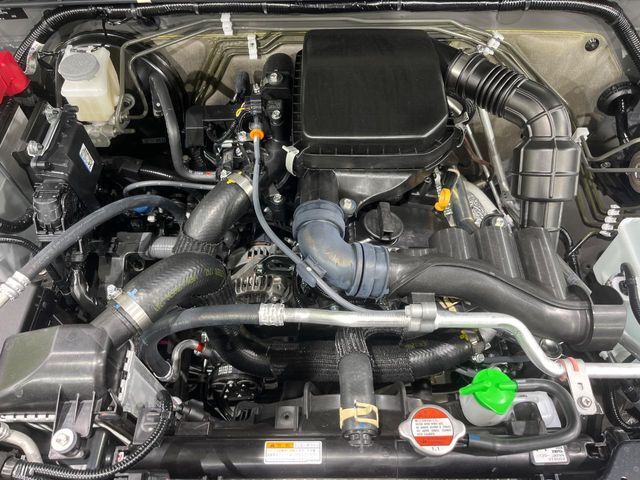 親切・丁寧な専門メカニックスタッフが応対！・車検・点検整備・事故等の修理などアフターサービスも安心。お車のカスタマイズもネクステージのサービススタッフまでご相談ください！